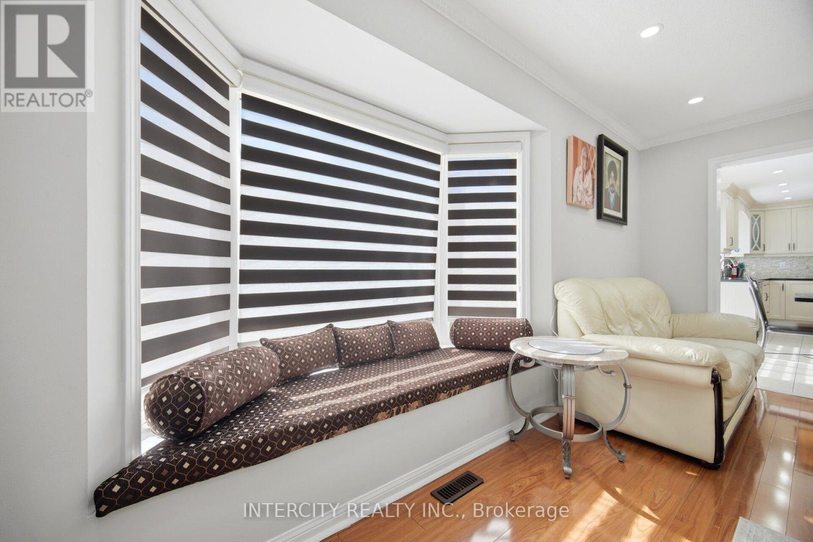 14 Maldives Crescent, Brampton, Ontario  L6P 1L5 - Photo 10 - W13171200