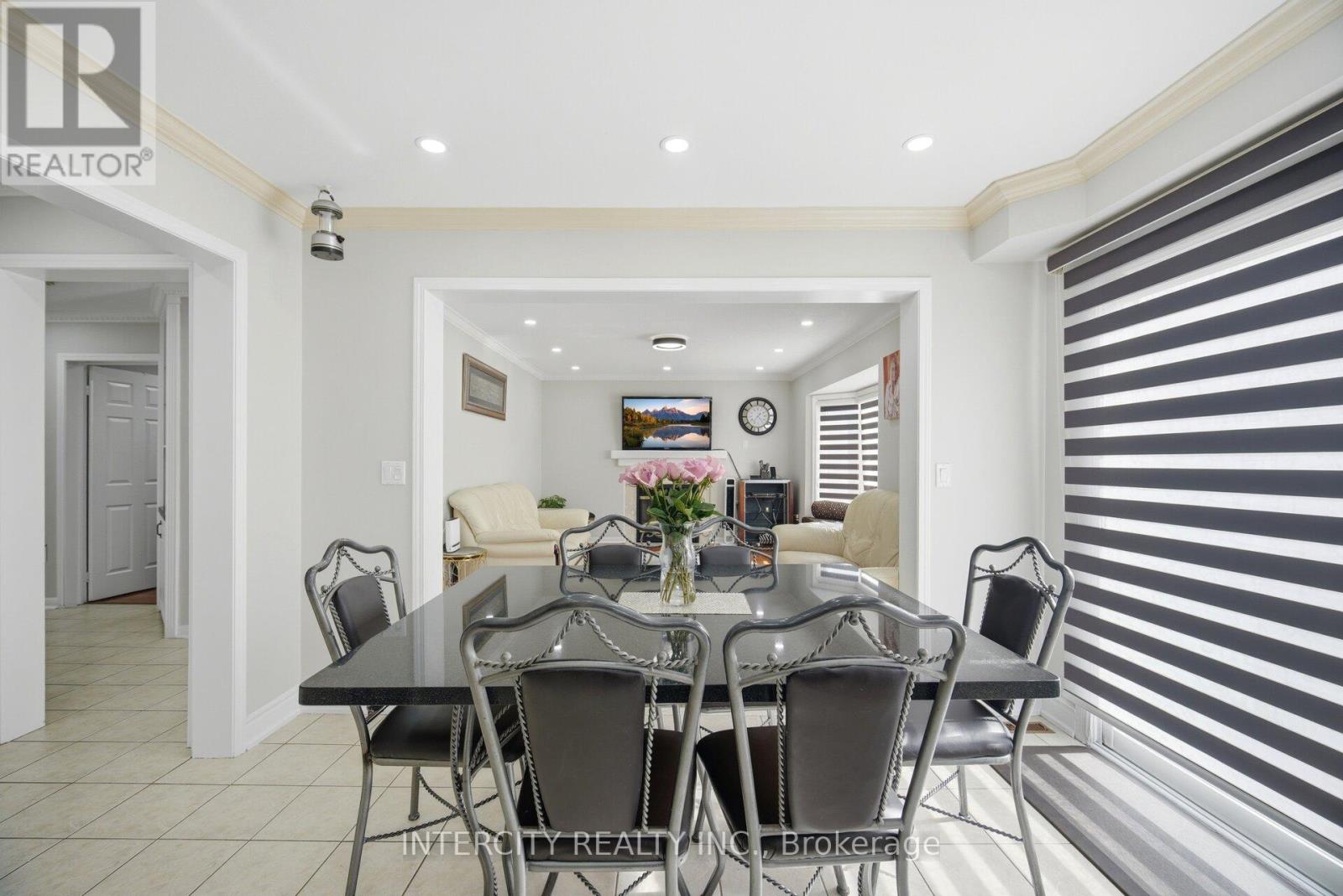 14 Maldives Crescent, Brampton, Ontario  L6P 1L5 - Photo 12 - W13171200