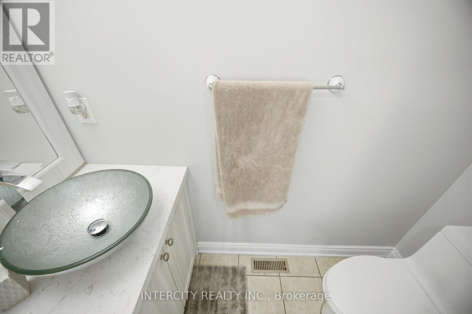 14 Maldives Crescent, Brampton, Ontario  L6P 1L5 - Photo 18 - W13171200