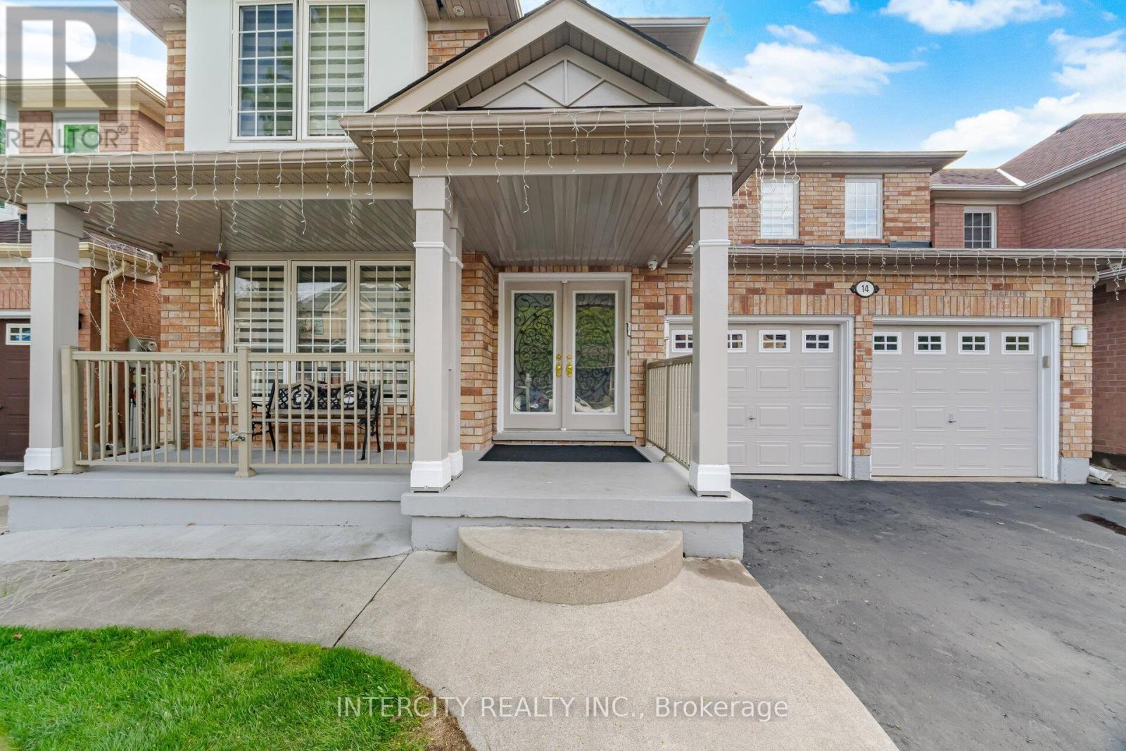 14 Maldives Crescent, Brampton, Ontario  L6P 1L5 - Photo 2 - W13171200