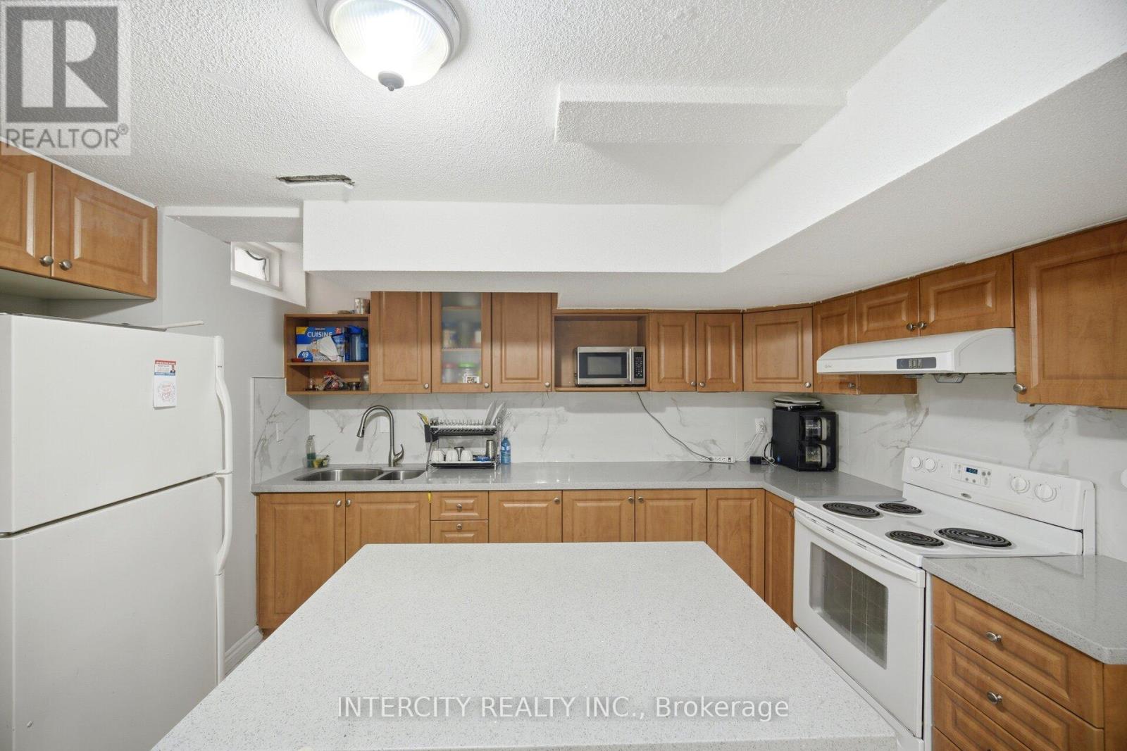 14 Maldives Crescent, Brampton, Ontario  L6P 1L5 - Photo 39 - W13171200
