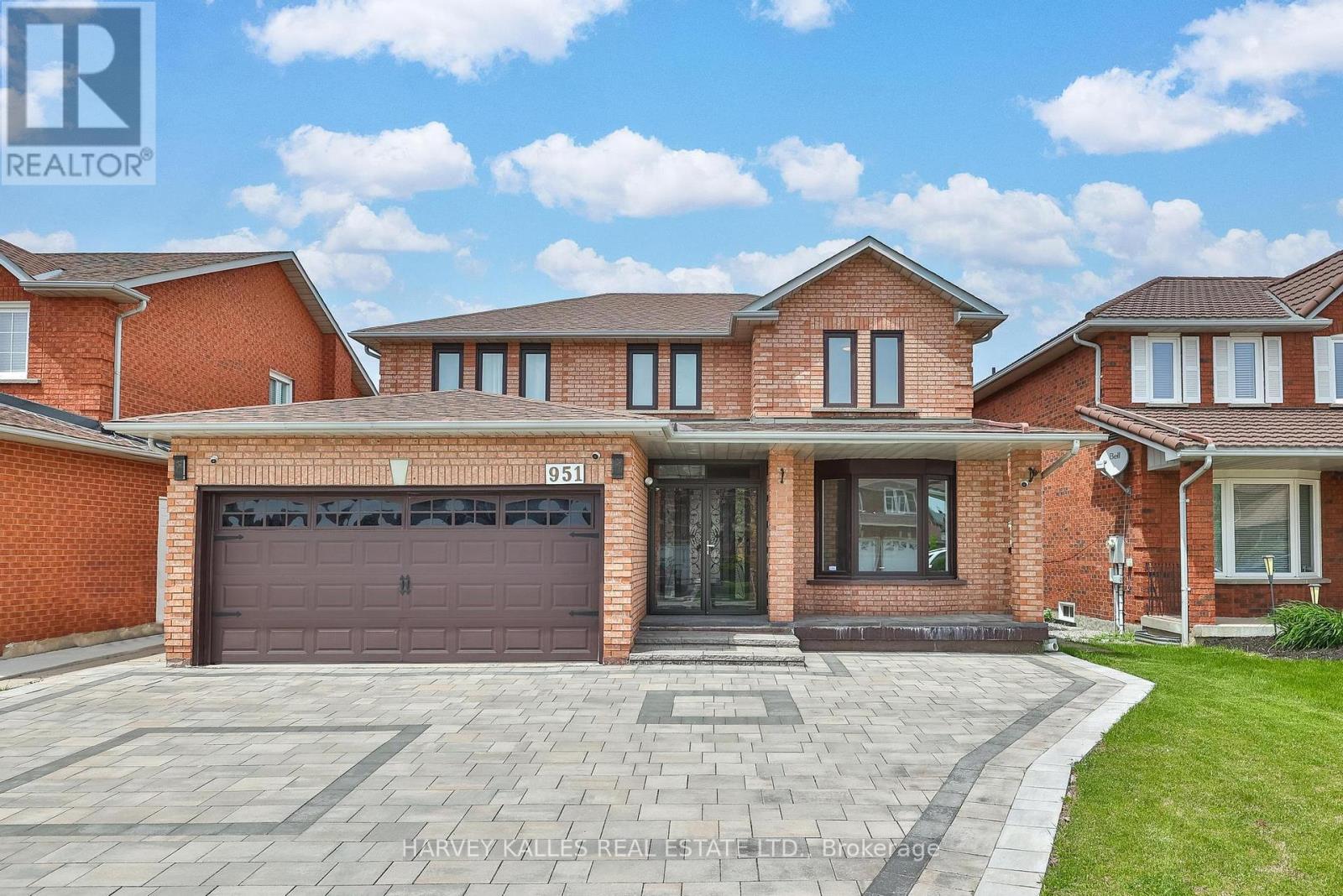 951 WHITE CLOVER WAY, Mississauga, Ontario
