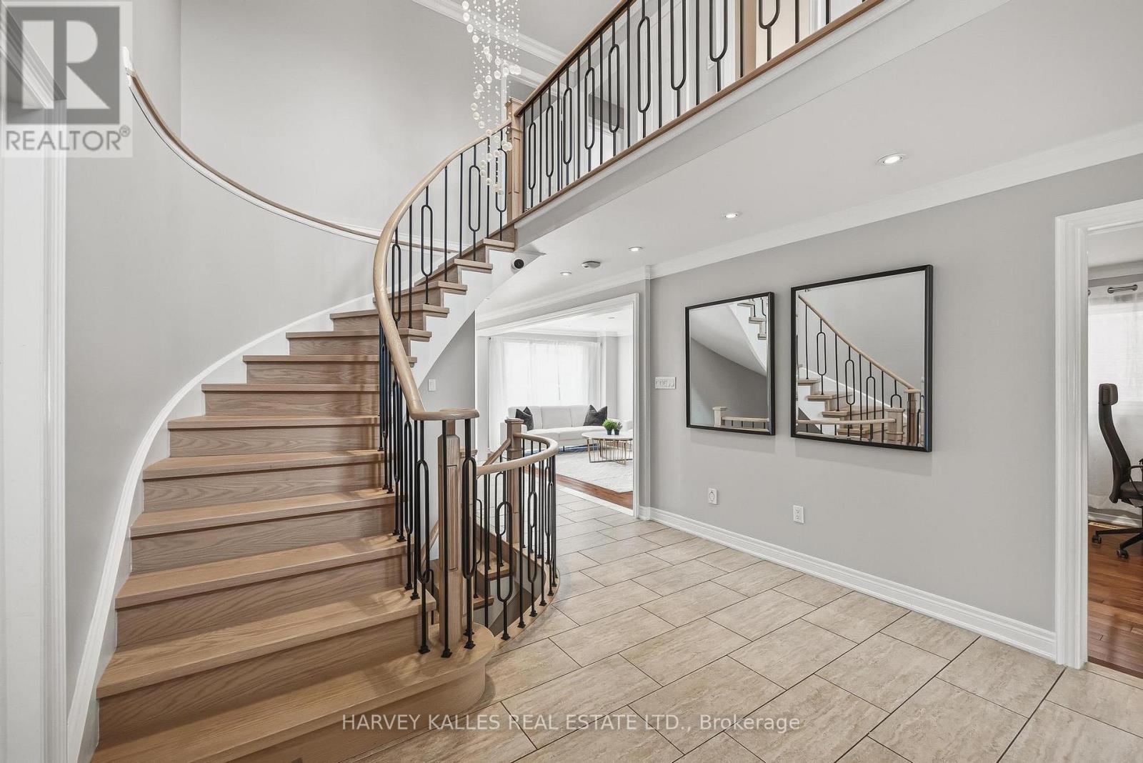 951 White Clover Way, Mississauga, Ontario  L5V 1E7 - Photo 20 - W13171250
