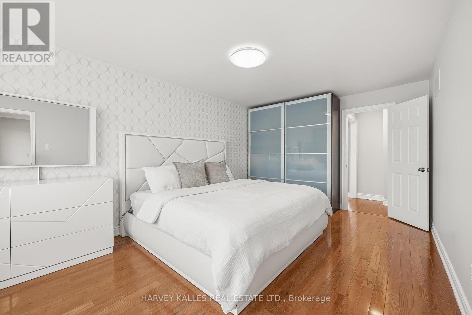 951 White Clover Way, Mississauga, Ontario  L5V 1E7 - Photo 24 - W13171250