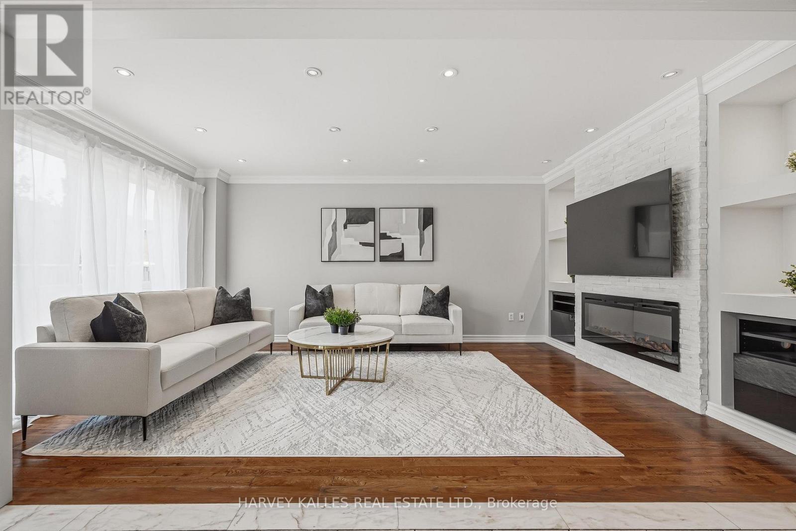 951 White Clover Way, Mississauga, Ontario  L5V 1E7 - Photo 4 - W13171250