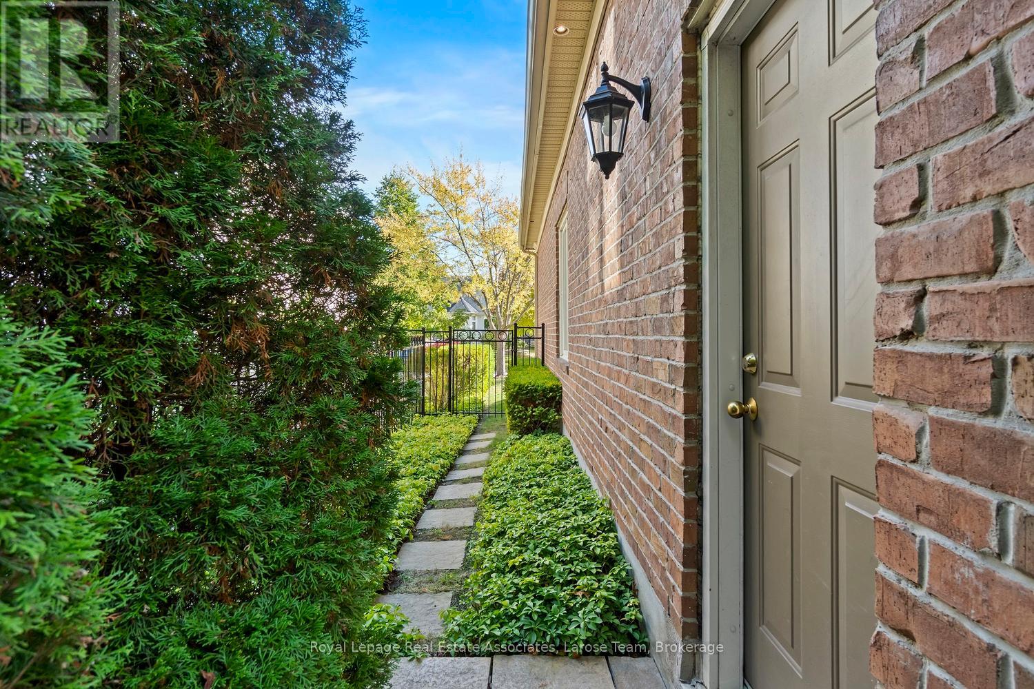 562 Gladwyne Court, Mississauga, Ontario  L5H 4L4 - Photo 46 - W13171400