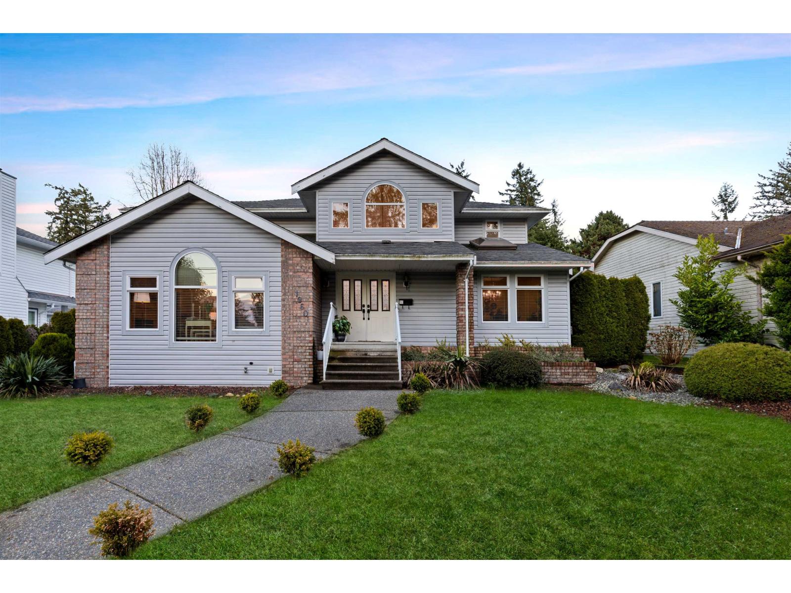 1960 128 Street, Surrey, British Columbia  V4A 3V4 - Photo 1 - R3111136