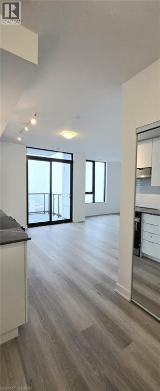 2075 Lakeshore Road Unit# 2209, Burlington, Ontario  L7R 1E2 - Photo 5 - 40831720