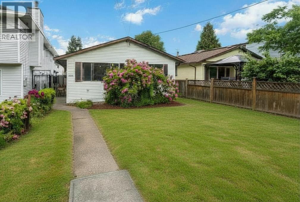1955 Coquitlam Avenue, Port Coquitlam, British Columbia  V3B 1J2 - Photo 1 - R3127234