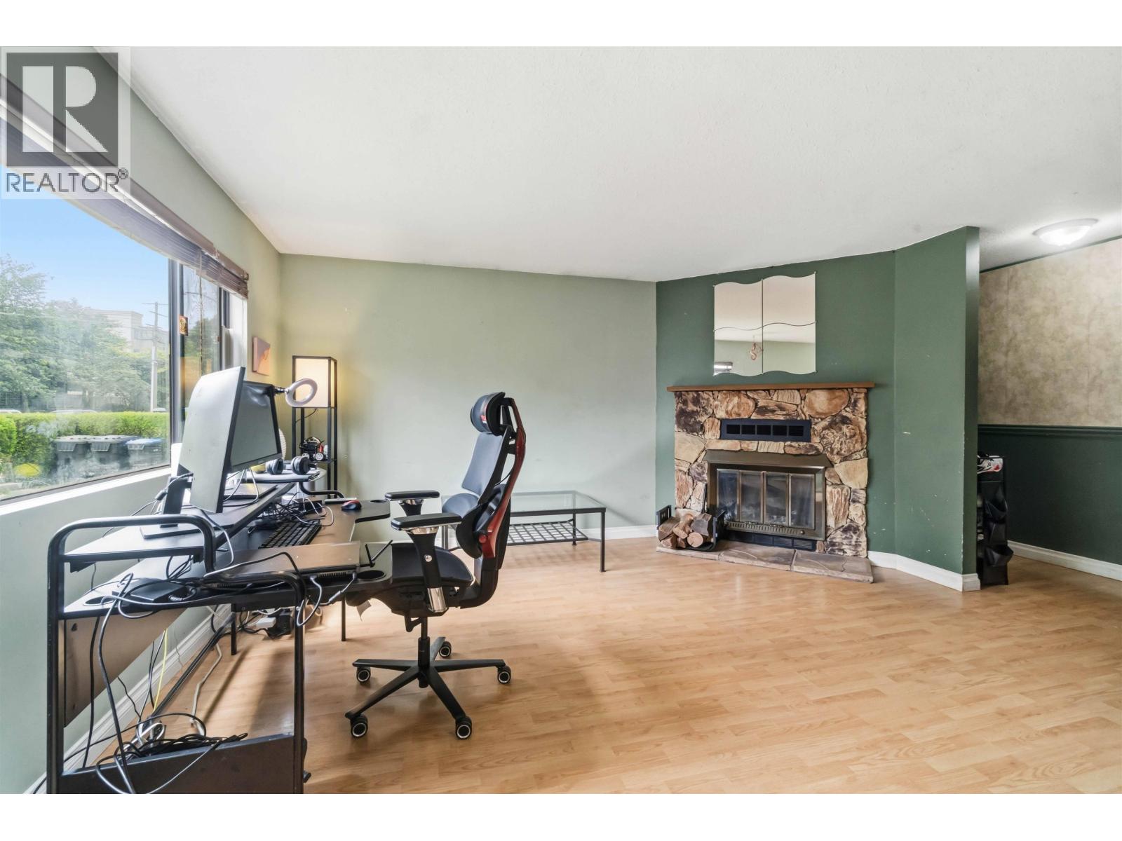 1955 Coquitlam Avenue, Port Coquitlam, British Columbia  V3B 1J2 - Photo 3 - R3127234