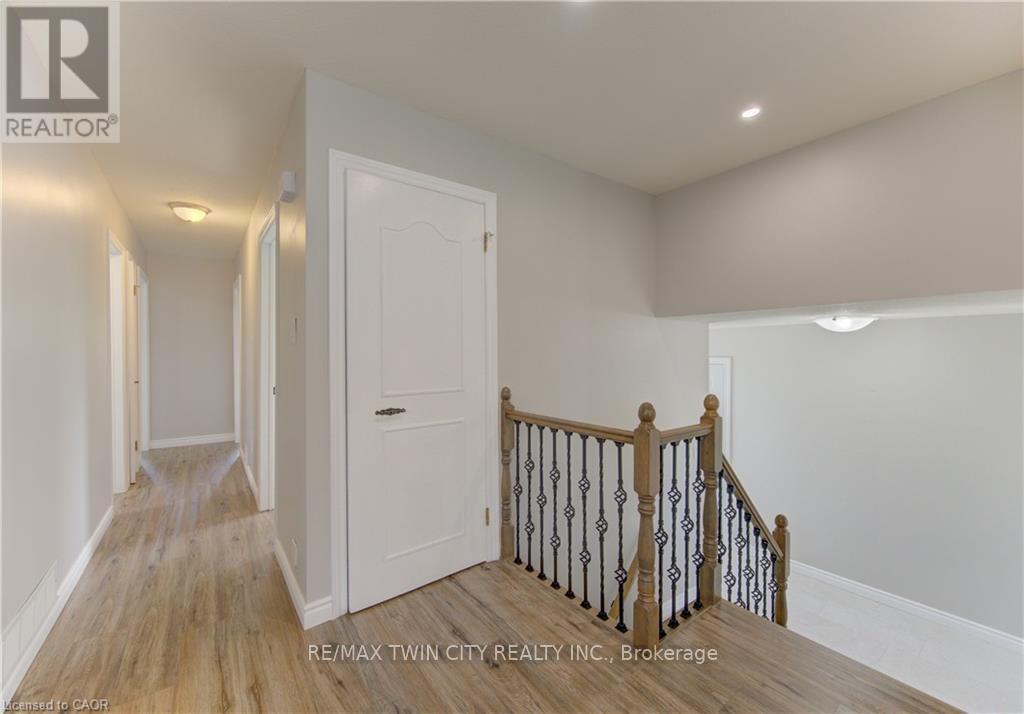 51 Coach Hill Drive, Kitchener, Ontario  N2E 1N7 - Photo 16 - X13171284