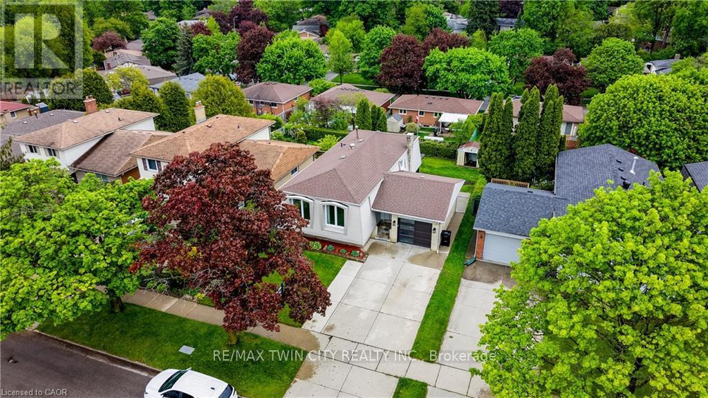 51 Coach Hill Drive, Kitchener, Ontario  N2E 1N7 - Photo 2 - X13171284