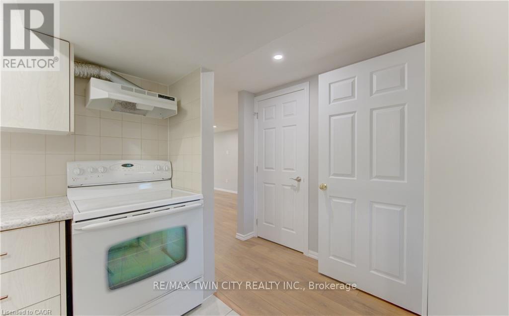 51 Coach Hill Drive, Kitchener, Ontario  N2E 1N7 - Photo 27 - X13171284