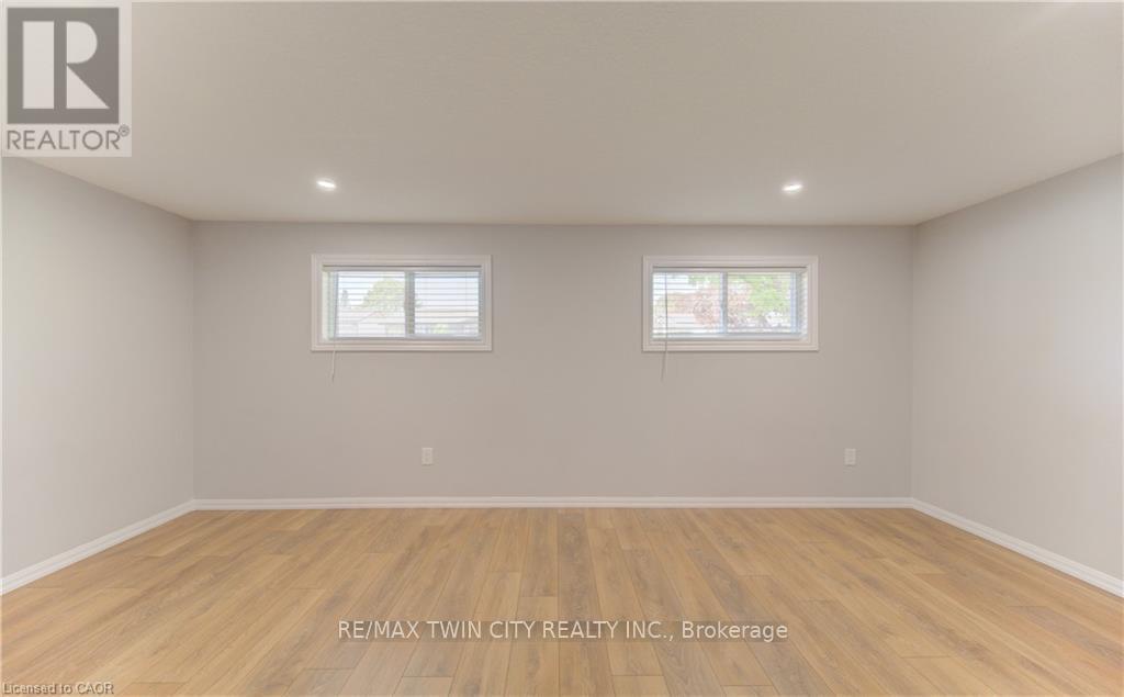 51 Coach Hill Drive, Kitchener, Ontario  N2E 1N7 - Photo 28 - X13171284