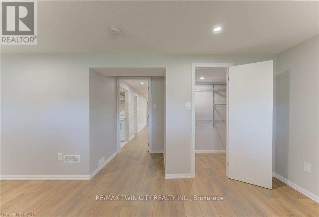 51 Coach Hill Drive, Kitchener, Ontario  N2E 1N7 - Photo 33 - X13171284