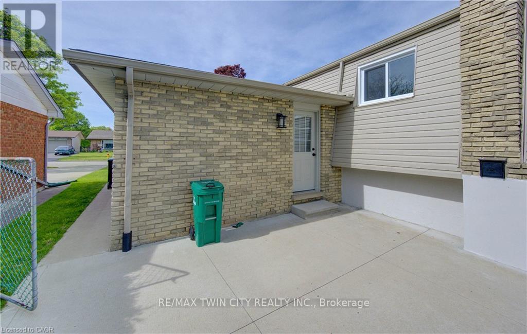 51 Coach Hill Drive, Kitchener, Ontario  N2E 1N7 - Photo 35 - X13171284