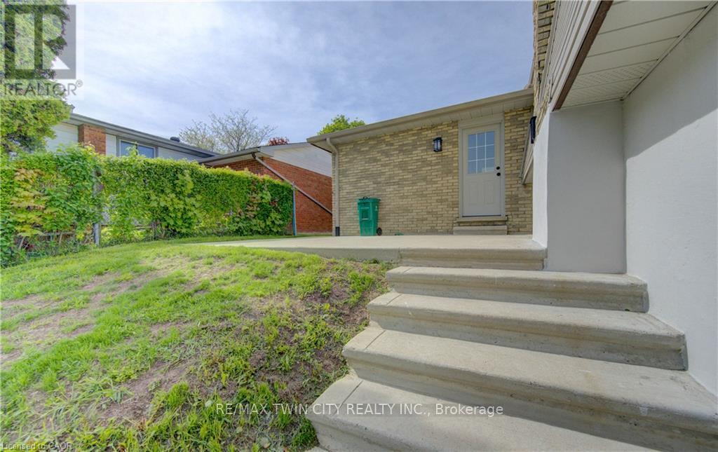 51 Coach Hill Drive, Kitchener, Ontario  N2E 1N7 - Photo 41 - X13171284