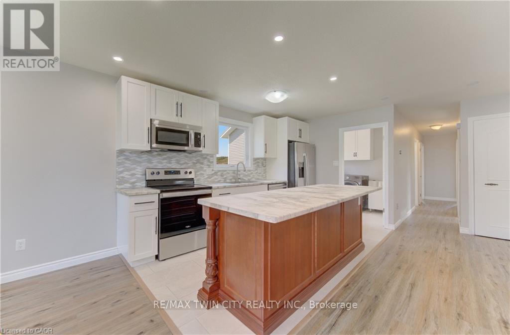 51 Coach Hill Drive, Kitchener, Ontario  N2E 1N7 - Photo 8 - X13171284