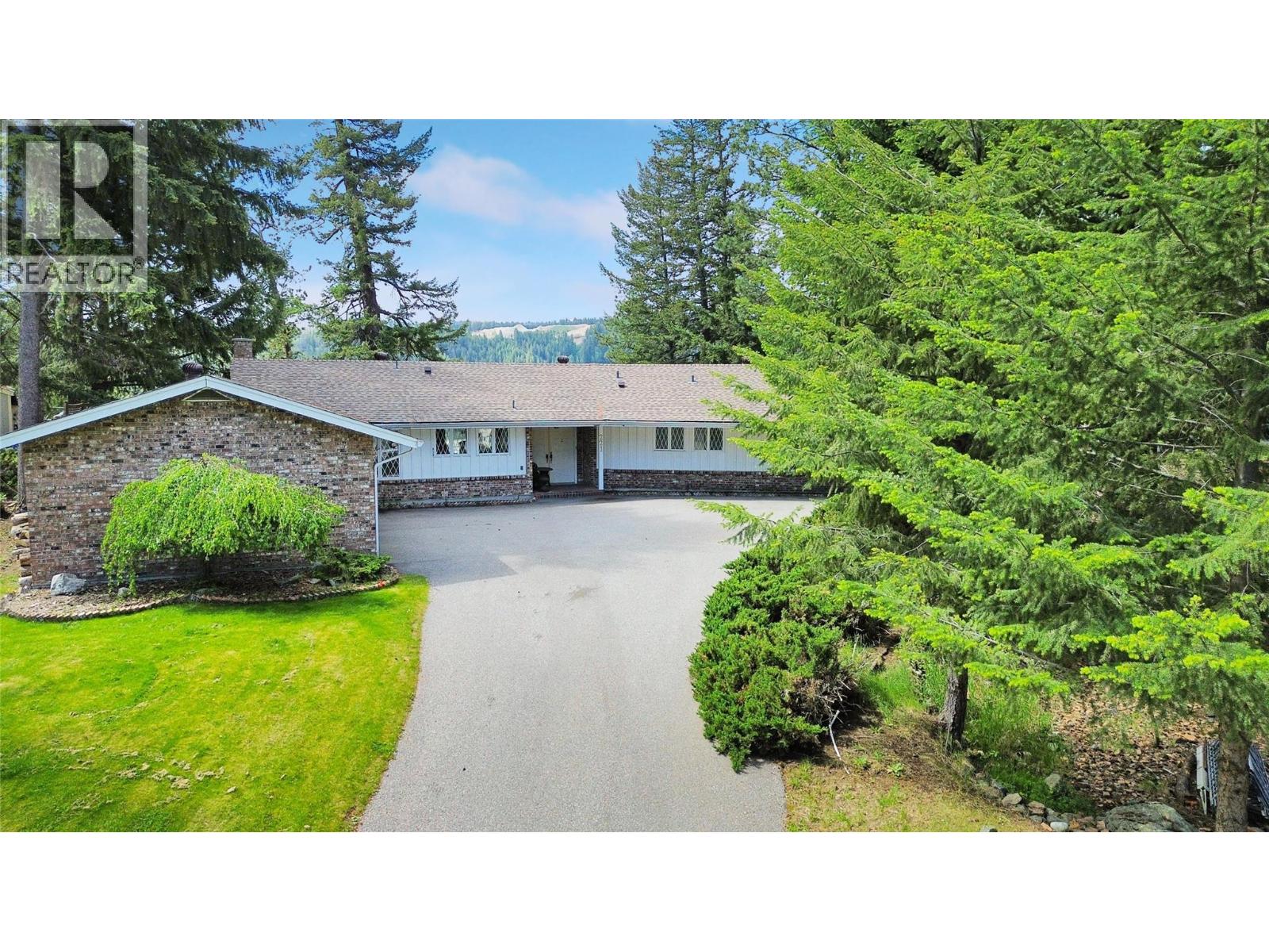 221 West Place, Princeton, British Columbia  V0X 1W0 - Photo 1 - 10388693