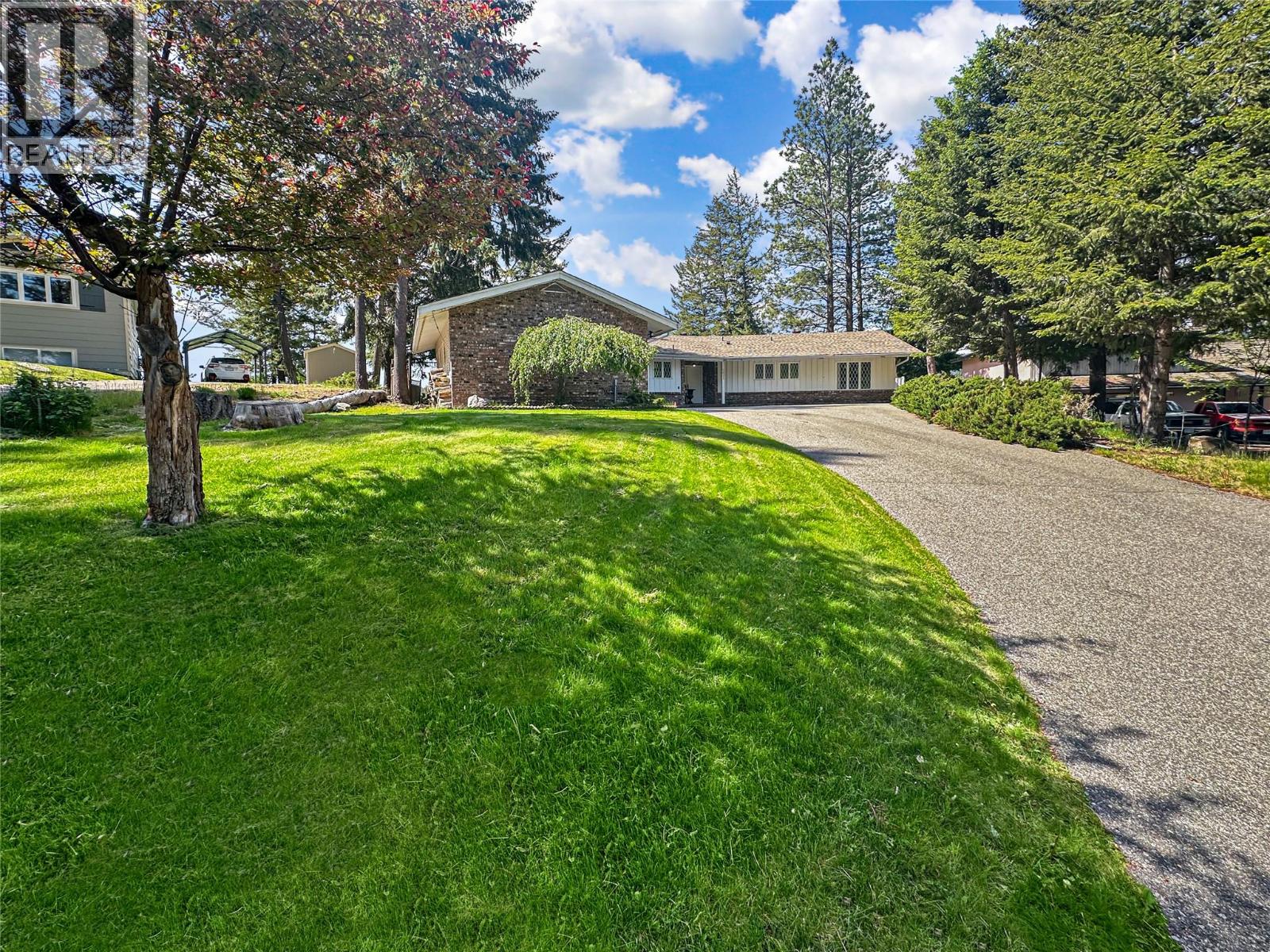 221 West Place, Princeton, British Columbia  V0X 1W0 - Photo 3 - 10388693