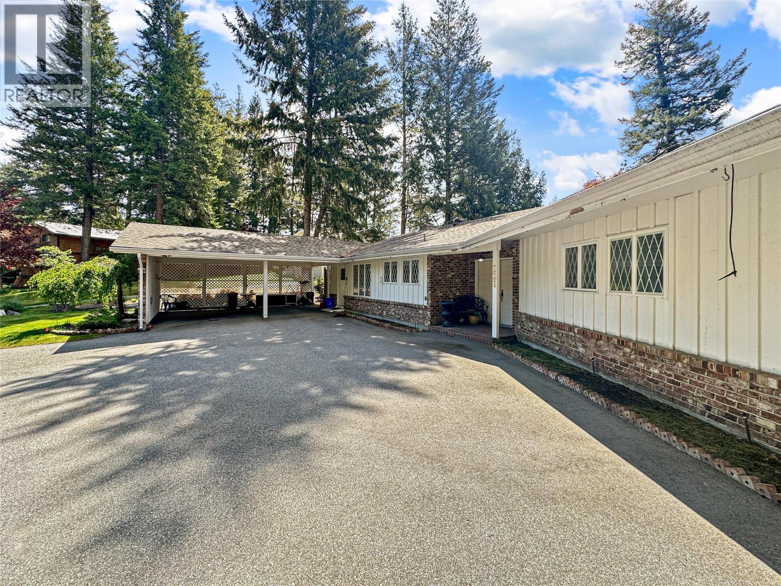 221 West Place, Princeton, British Columbia  V0X 1W0 - Photo 5 - 10388693