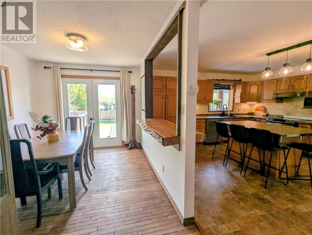 18 Vankoughnet Street W, Little Current, Ontario  p0p 1k0 - Photo 6 - 2128013