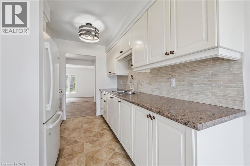 2432 Malcolm Crescent, Burlington, Ontario  L7P 3Y4 - Photo 7 - 40832957