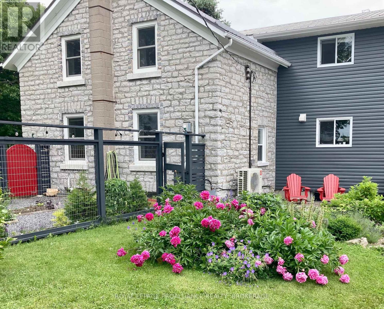 15 14th Line Road, Frontenac Islands, Ontario  K0H 2Y0 - Photo 2 - X13171438