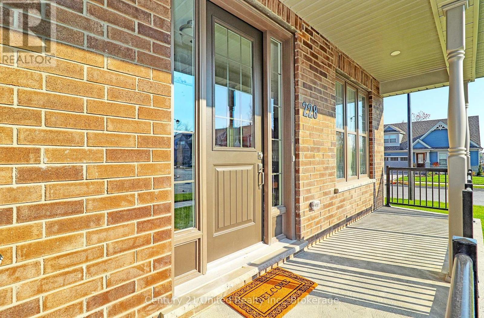 228 Rowberry Boulevard, Peterborough, Ontario  K9H 0G4 - Photo 4 - X13171414