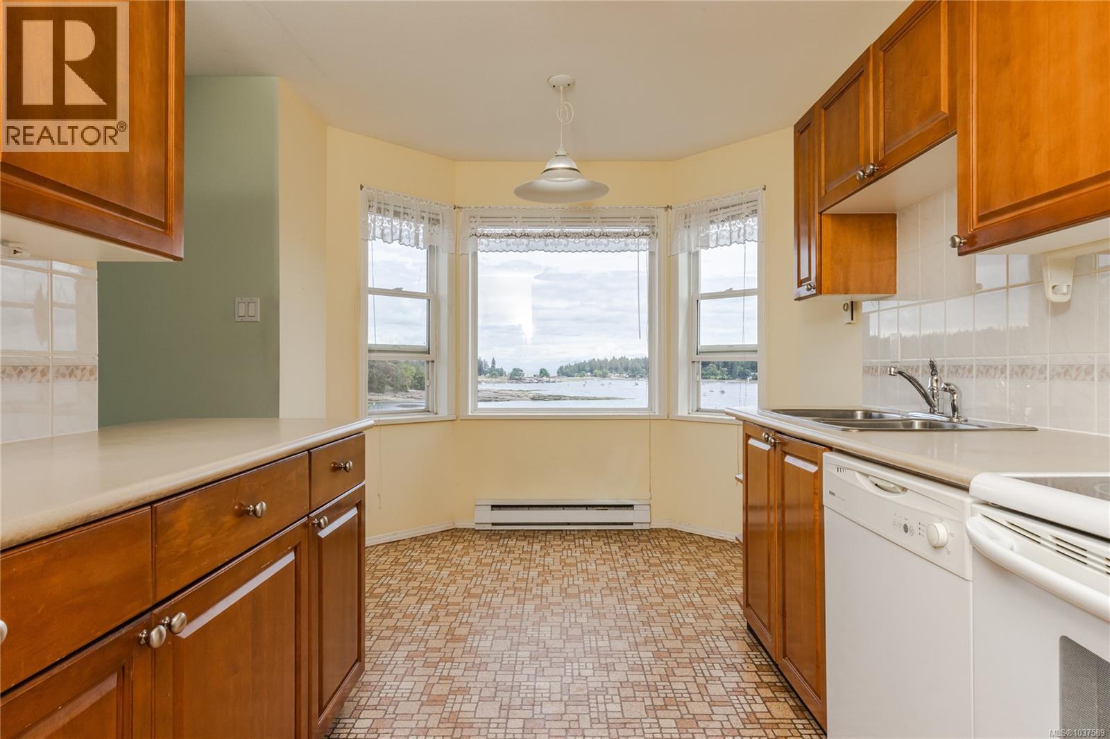 304 75 Bryden St, Nanaimo, British Columbia  V9S 1A4 - Photo 6 - 1037589