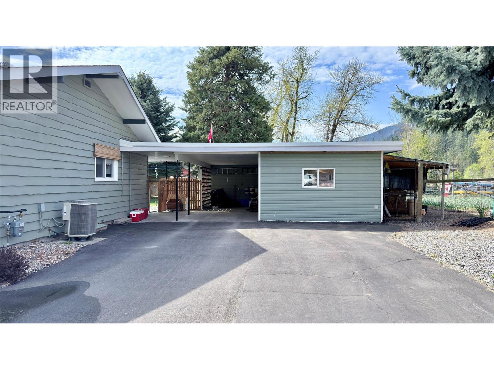 492 Fourth Avenue, Midway, British Columbia  V0H 1M0 - Photo 5 - 10385869
