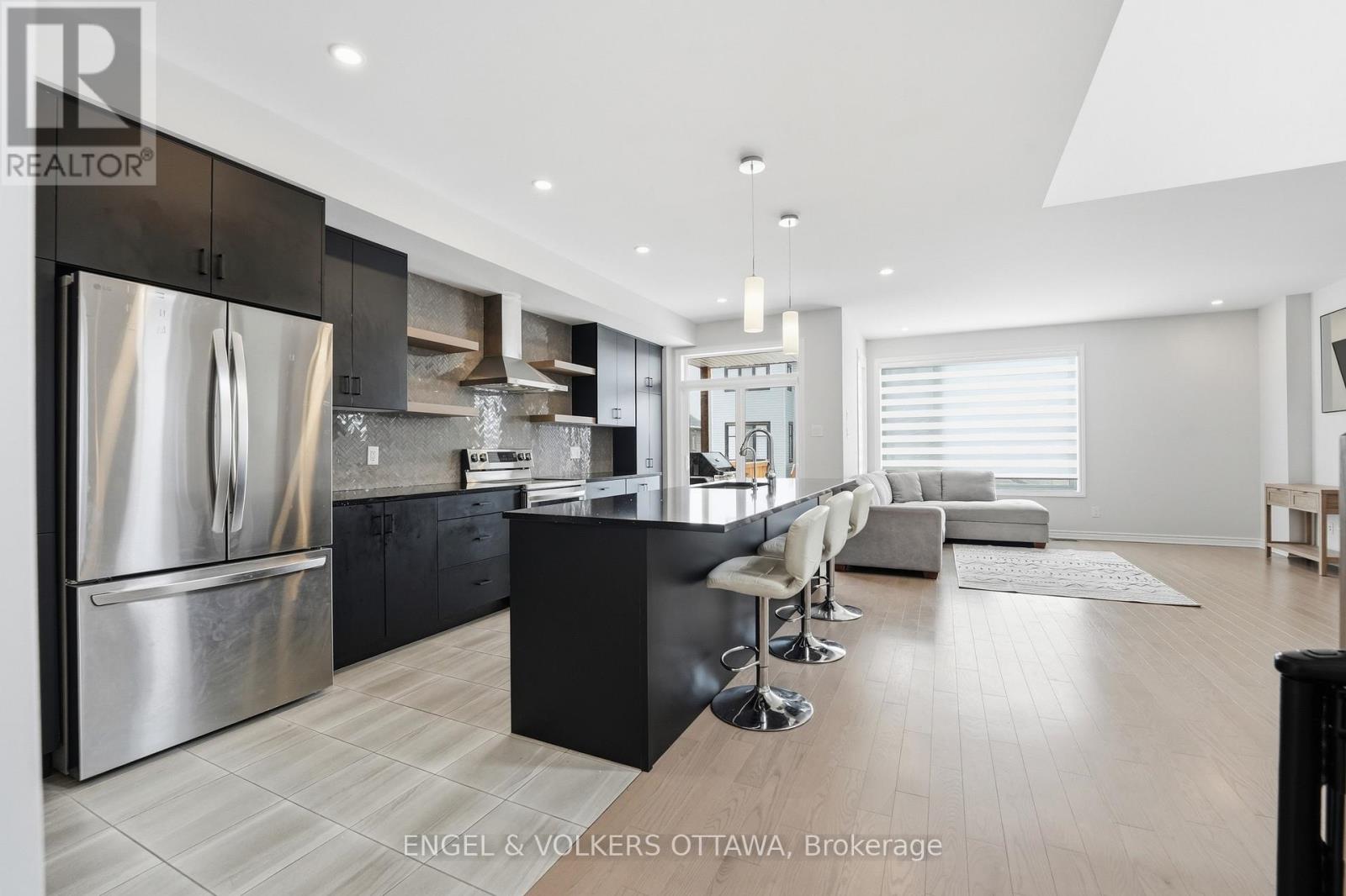 306 Oakmont Drive, North Grenville, Ontario  K0G 1J0 - Photo 6 - X13171418