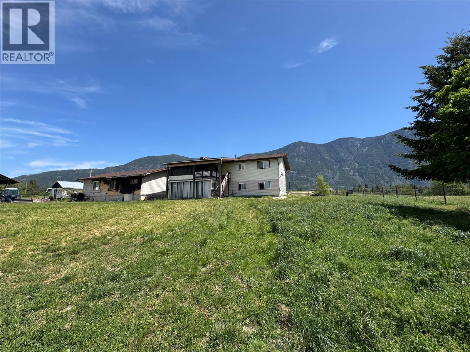 3621 Muzzy Road, Canyon, British Columbia  V0B 1C1 - Photo 13 - 10373360