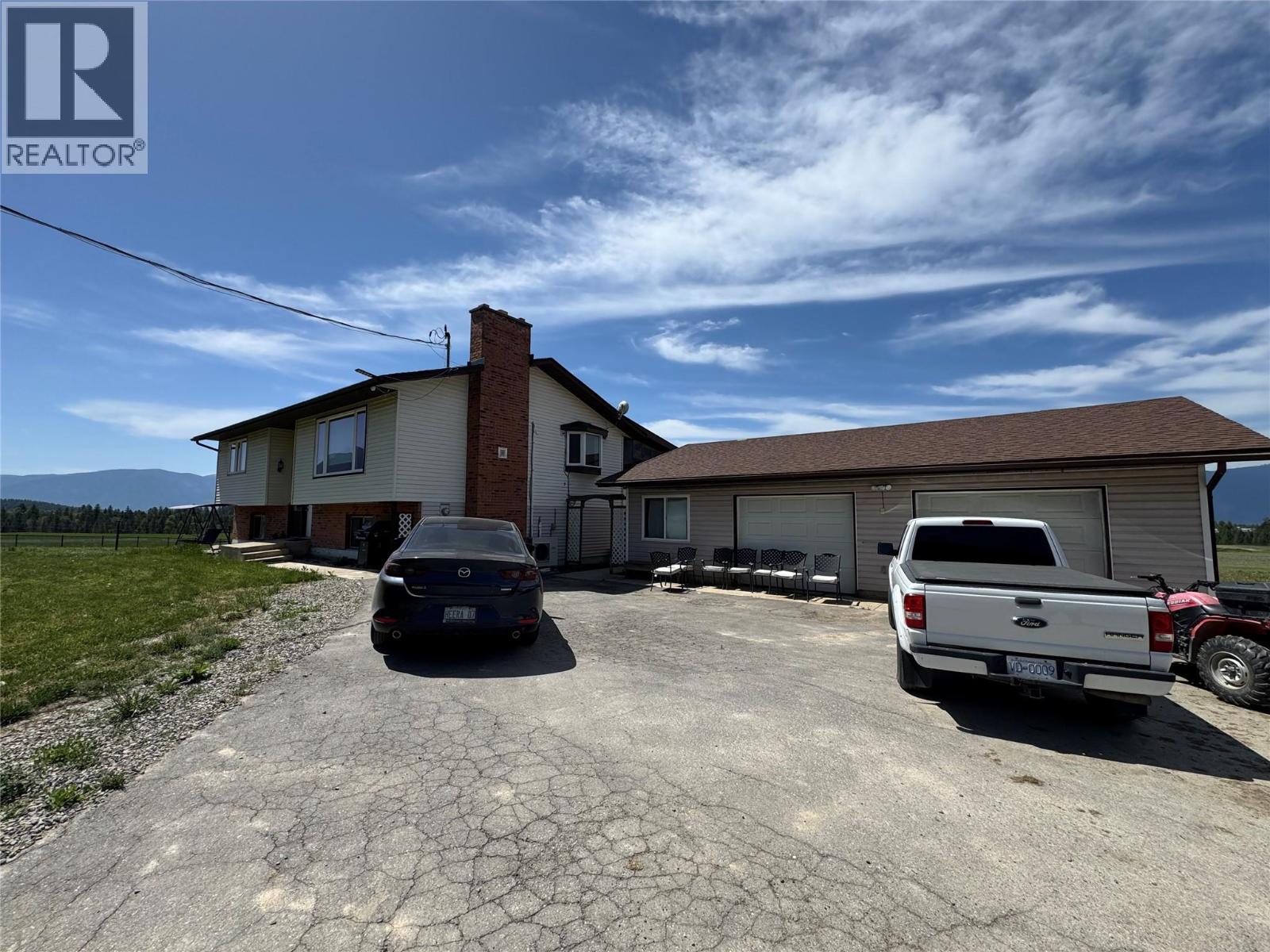 3621 Muzzy Road, Canyon, British Columbia  V0B 1C1 - Photo 1 - 10373360