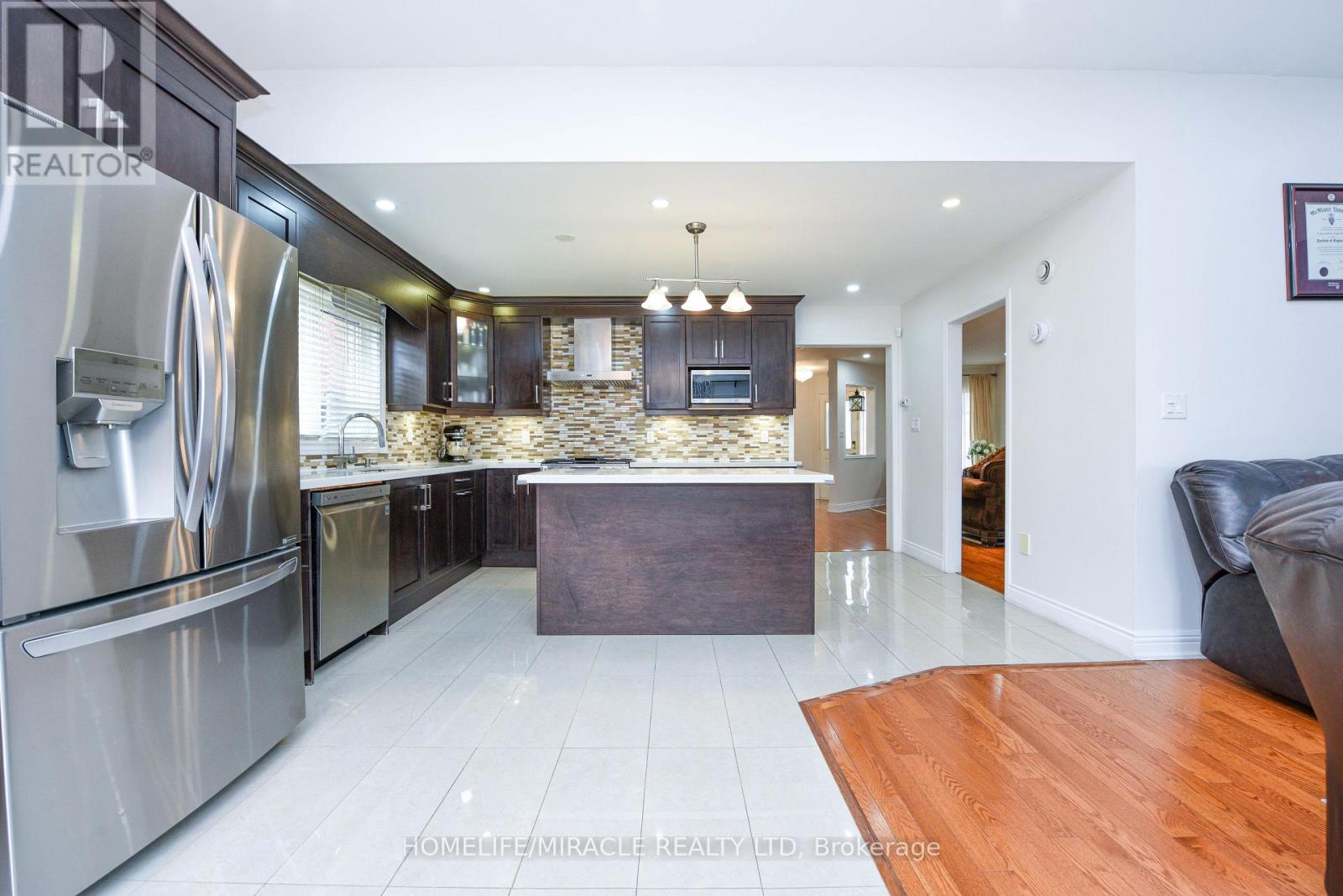113 Seclusion Crescent, Brampton, Ontario  L6R 1K8 - Photo 19 - W13024556