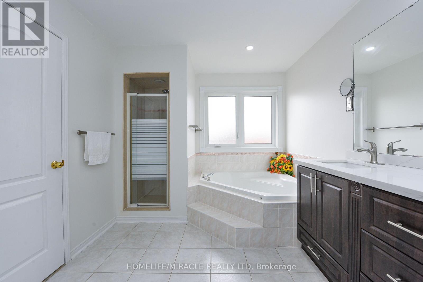 113 Seclusion Crescent, Brampton, Ontario  L6R 1K8 - Photo 37 - W13024556