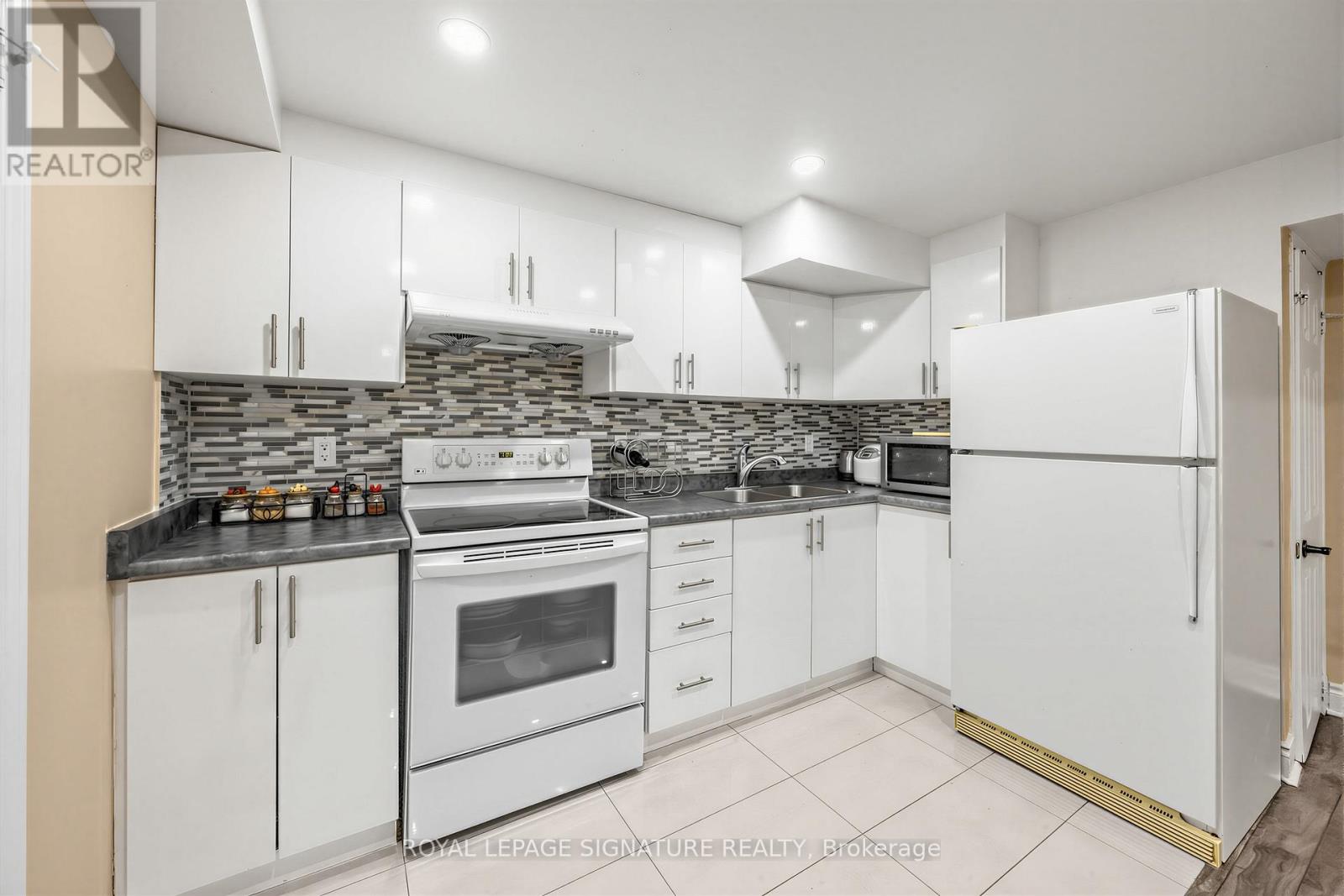 7258 Vernor Drive, Mississauga, Ontario  L4T 2P4 - Photo 29 - W13168508