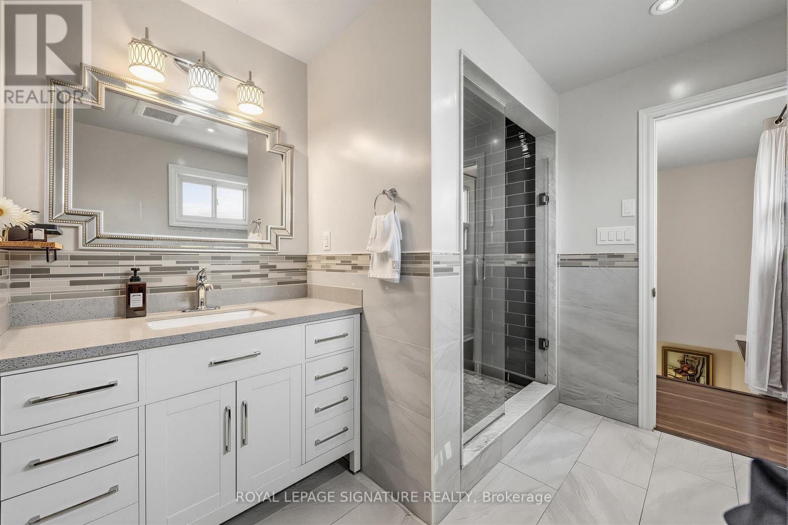 7258 Vernor Drive, Mississauga, Ontario  L4T 2P4 - Photo 27 - W13168508