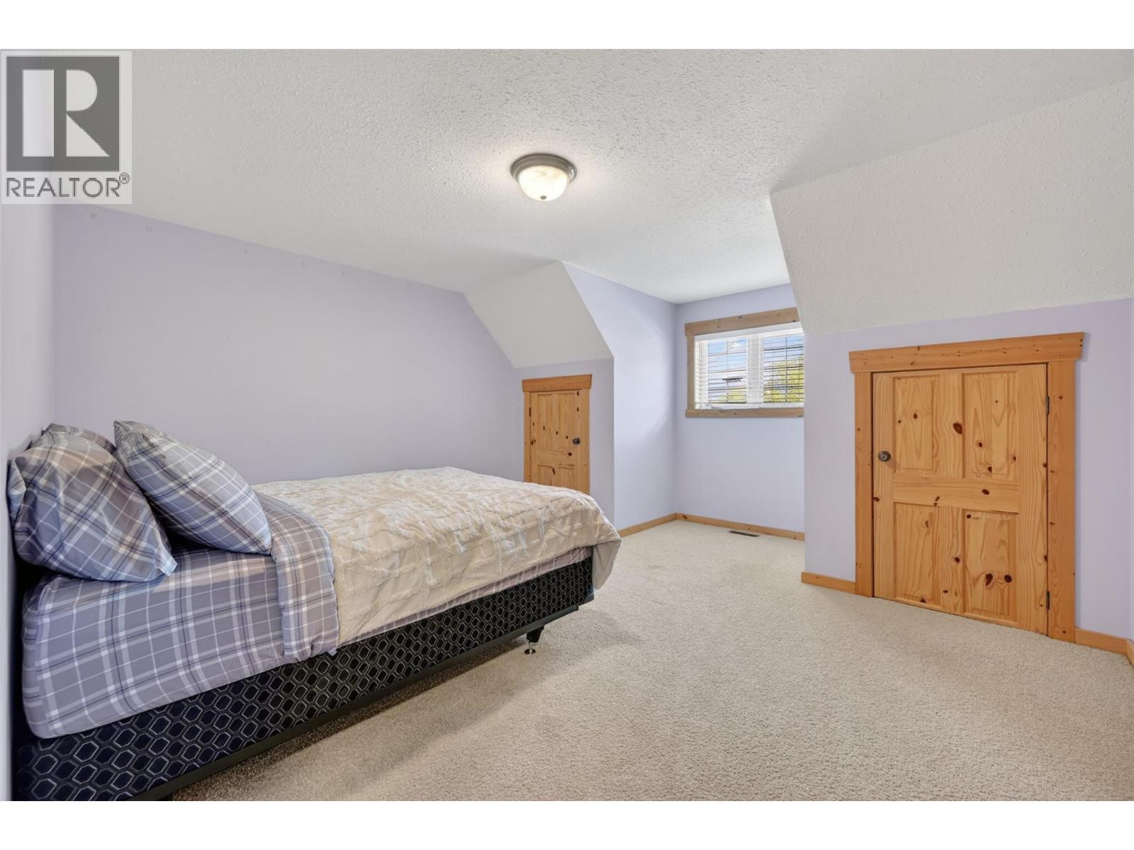 4852 Riverview Drive, Edgewater, British Columbia  V0A 1E0 - Photo 23 - 10388240