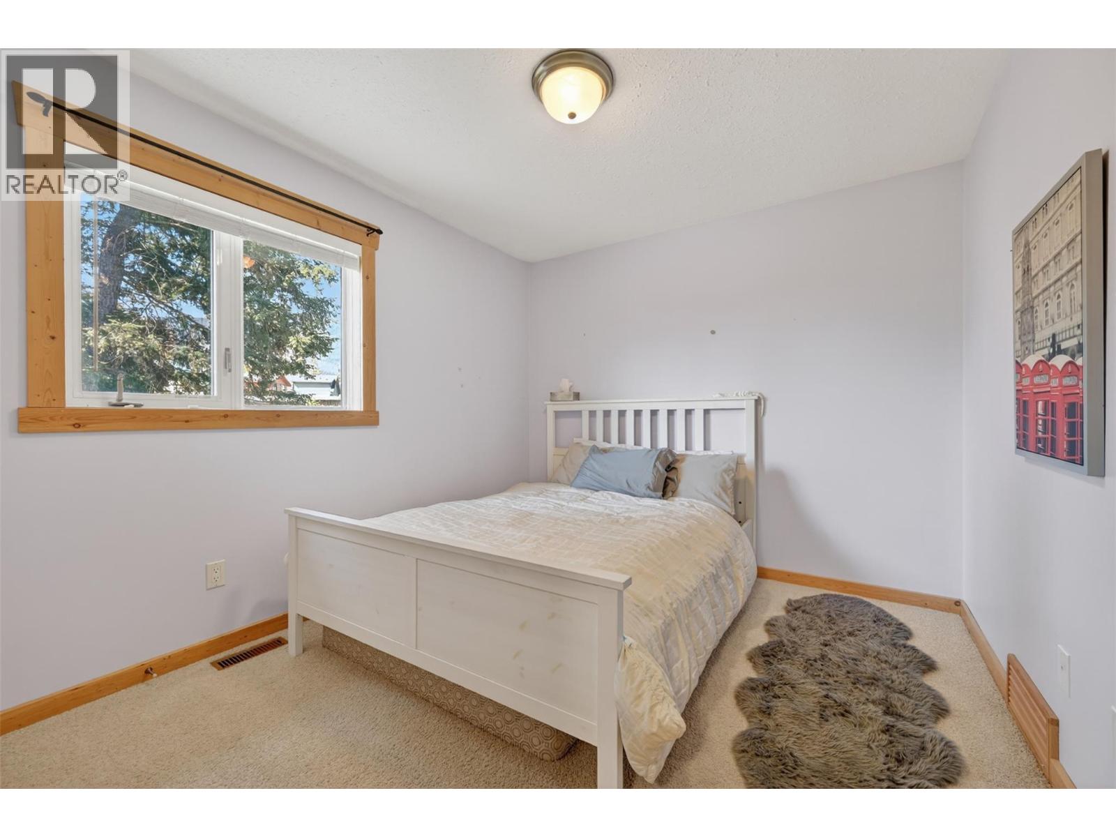 4852 Riverview Drive, Edgewater, British Columbia  V0A 1E0 - Photo 21 - 10388240