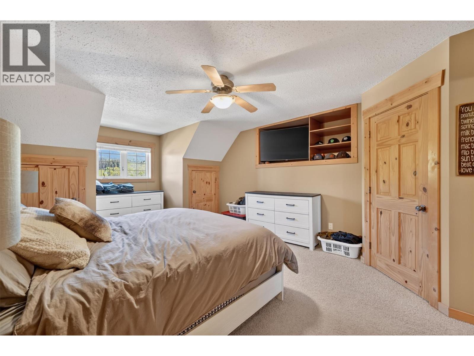 4852 Riverview Drive, Edgewater, British Columbia  V0A 1E0 - Photo 18 - 10388240