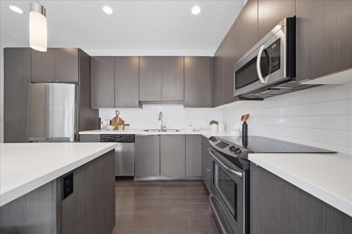 6891 195a Street, Surrey, British Columbia  V4N 6K3 - Photo 6 - R3127580