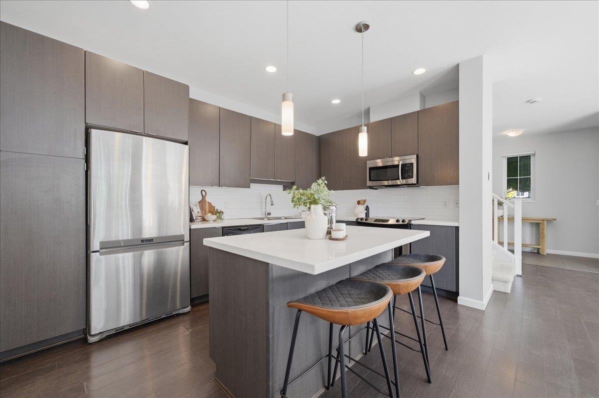 6891 195a Street, Surrey, British Columbia  V4N 6K3 - Photo 7 - R3127580