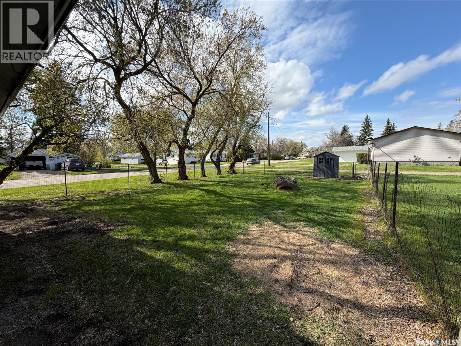 10 Railway Avenue, Redvers, Saskatchewan  S0C 2H0 - Photo 2 - SK037030