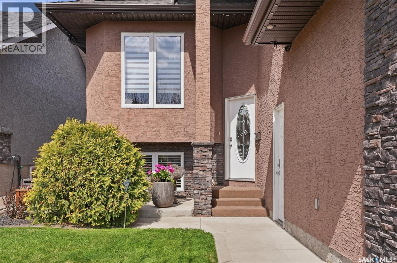 826 Rempel Crescent, Saskatoon, Saskatchewan  S7T 0M5 - Photo 4 - SK036990