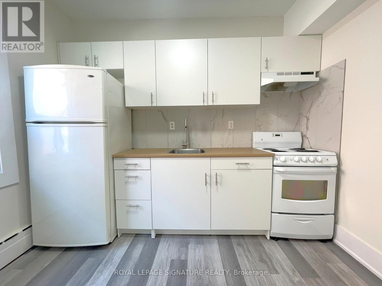Main - 167 Barker Avenue, Toronto, Ontario  M4C 2P3 - Photo 13 - E13171518