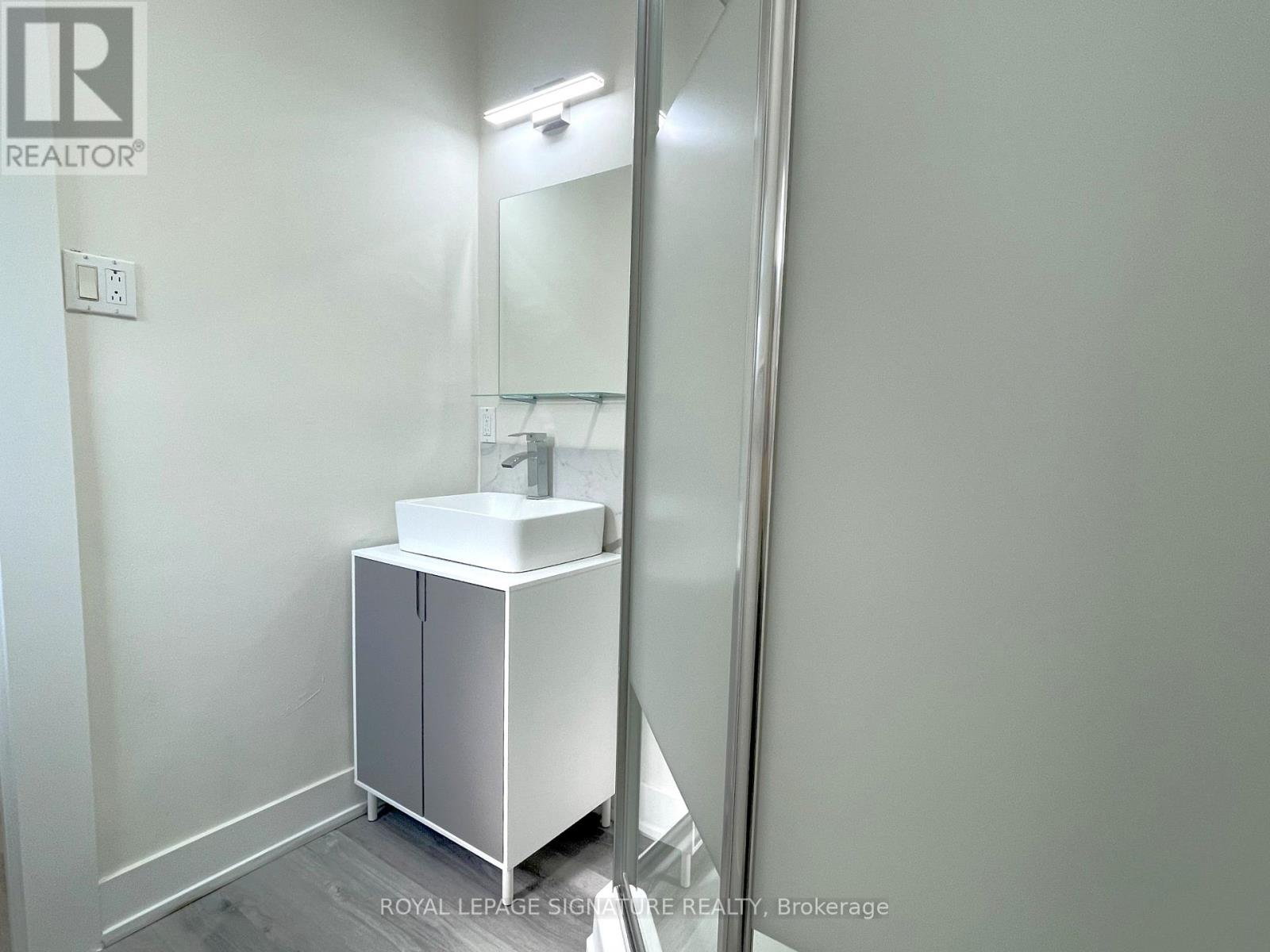 Main - 167 Barker Avenue, Toronto, Ontario  M4C 2P3 - Photo 15 - E13171518