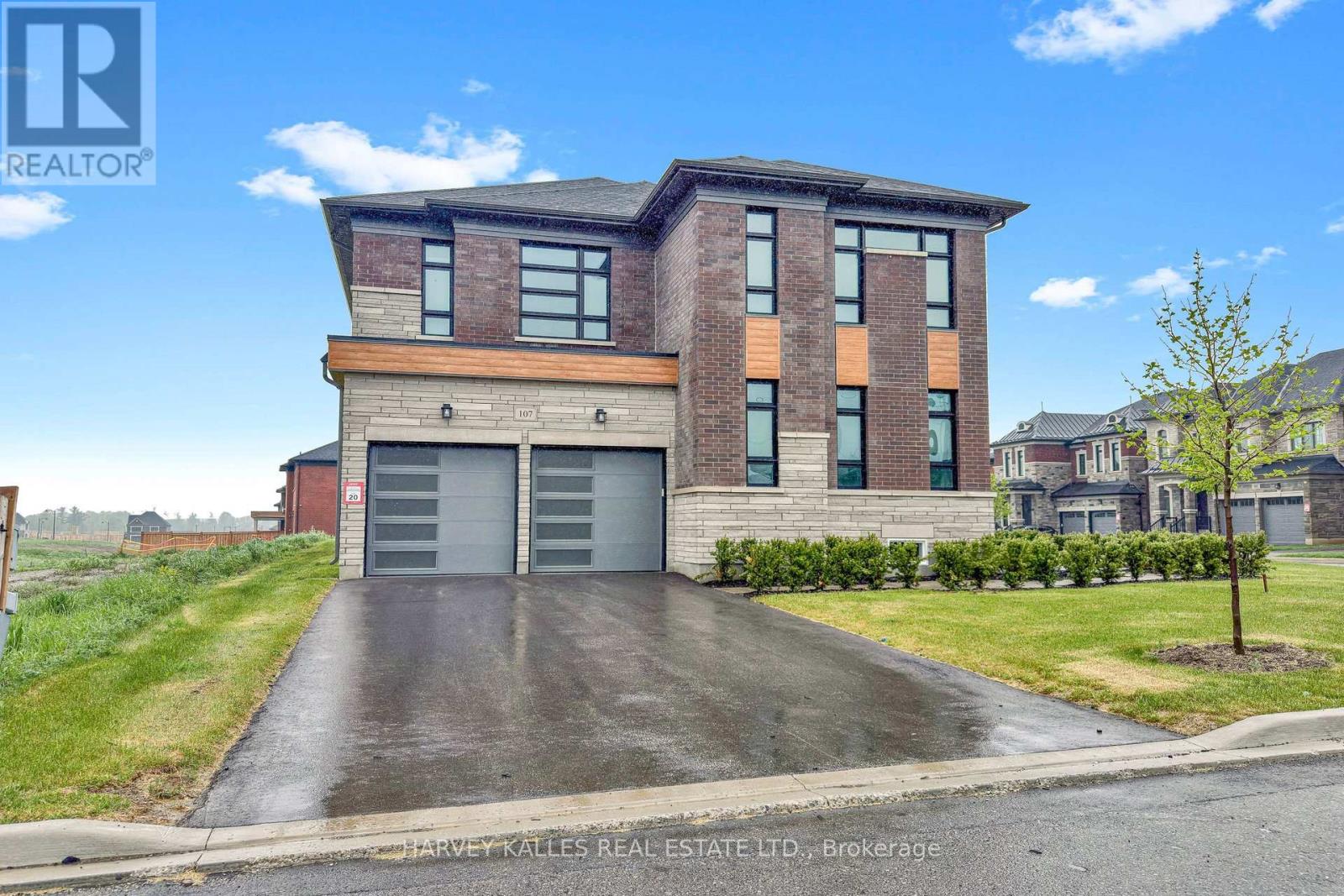 107 Winthrop Crescent, Vaughan, Ontario  L3L 0E5 - Photo 2 - N13171452