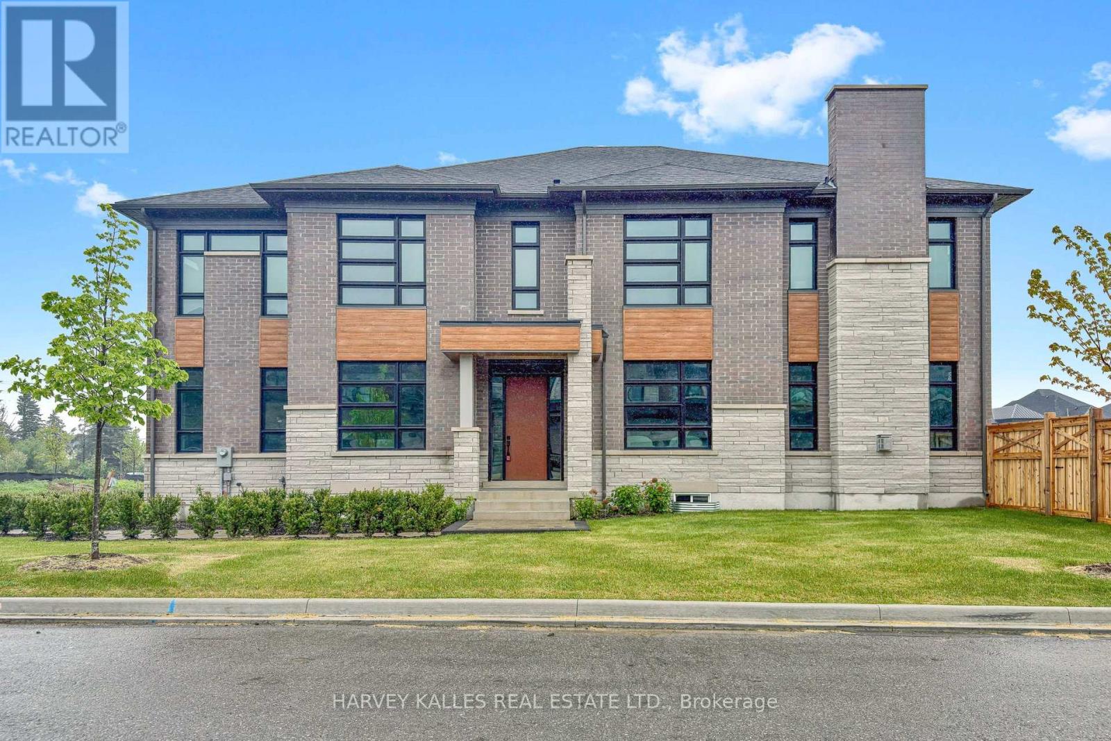 107 Winthrop Crescent, Vaughan, Ontario  L3L 0E5 - Photo 3 - N13171452