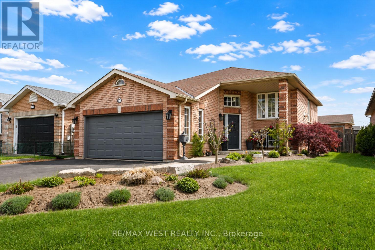 37 Kell Place, Barrie (Bayshore), Ontario  L4N 9K5 - Photo 2 - S13171434